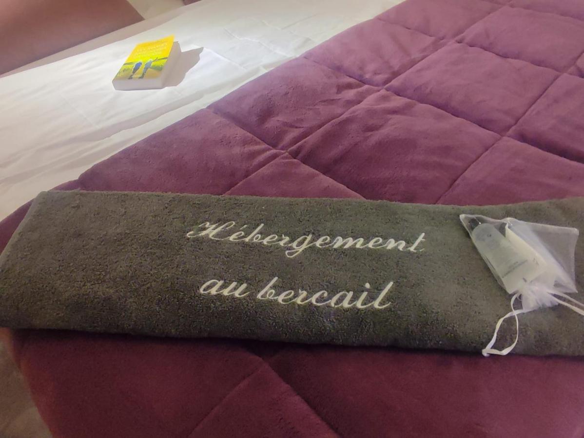 Hebergement Au Bercail Beaumont-sur-Sarthe Zewnętrze zdjęcie